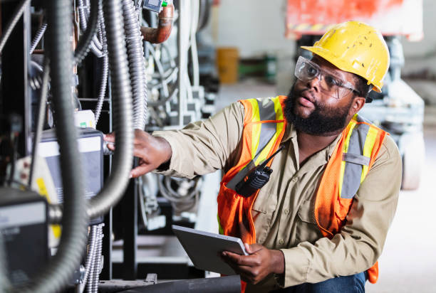 Best Commercial Electrician Services  in Euclid, OH